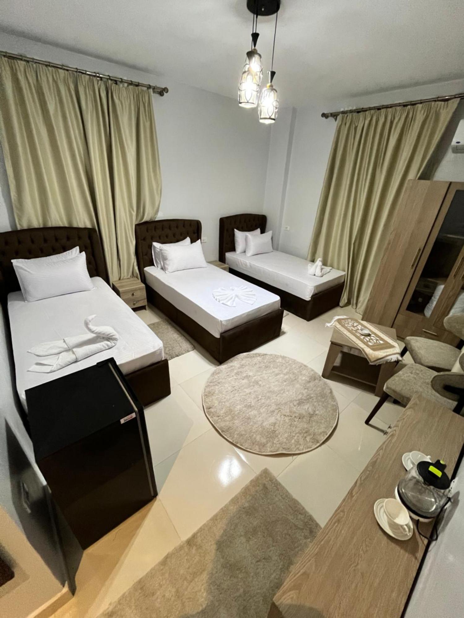 Triple Garden View Hotel カイロ エクステリア 写真